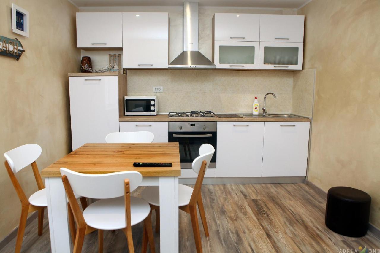 Nice Apartment Near The Sea Es3 Umag Exterior photo