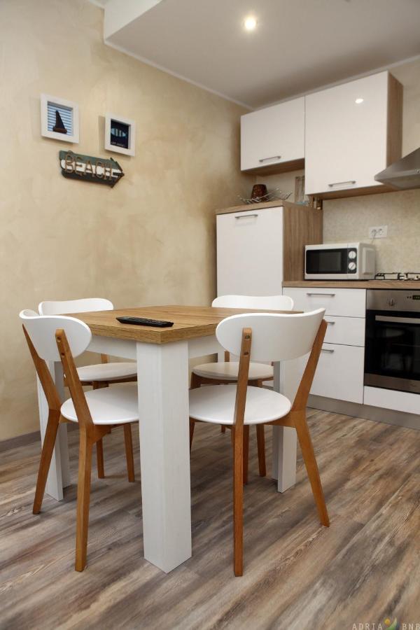 Nice Apartment Near The Sea Es3 Umag Exterior photo
