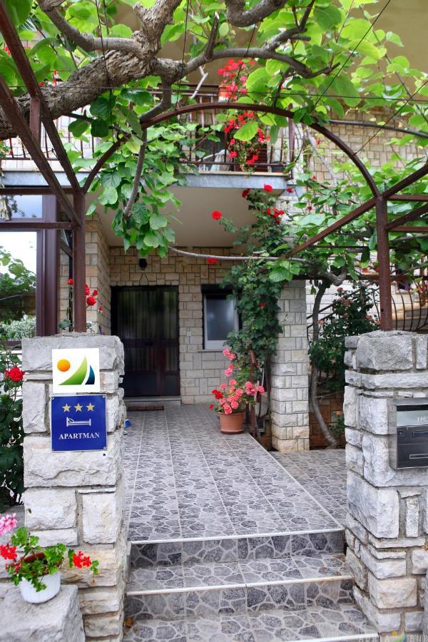 Nice Apartment Near The Sea Es3 Umag Exterior photo